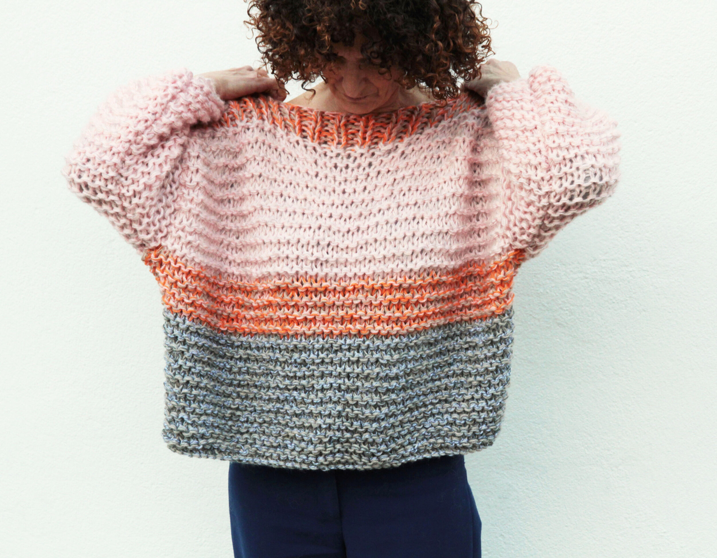 pull multicolore rose crevette